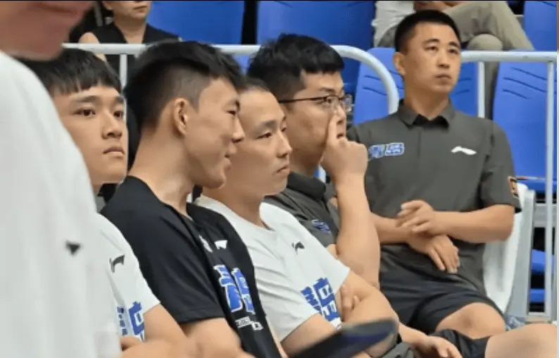 青岛, 他就王奕博