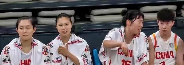 宫鲁鸣称女, 新队伍难堪 宫鲁鸣称女, 新队伍难堪