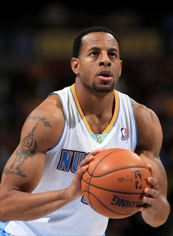 cn, 的年薪达到 cn, 的年薪达到