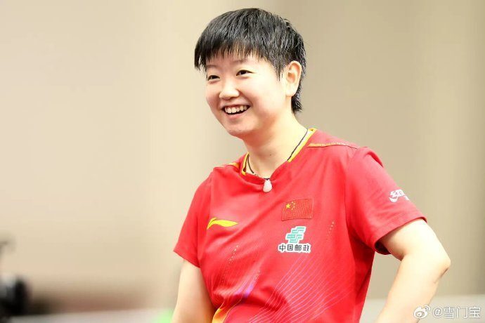 月摆了摆手, kAA